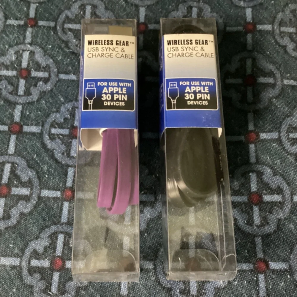 Wireless Gear USB Sync & Charge Cable Bundle New Colors purple and black